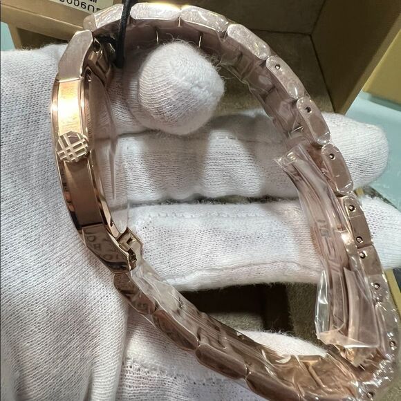 NIB Brown Dial Rose Gold Burberry Watch - Picture 4 of 16